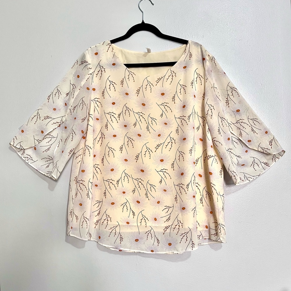 NWOT Neinneiwu Yellow White Daisy ¾ Sleeve Blouse – Elegance for Every Occasion